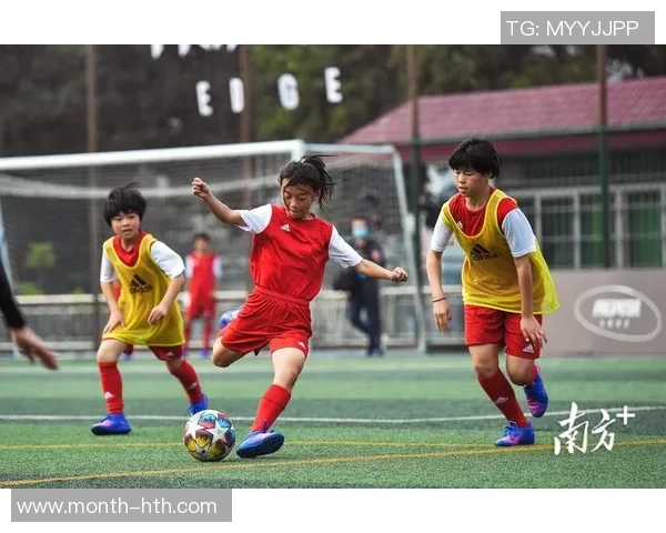 女性教练在足球领域的崛起与挑战：打破性别偏见的新时代